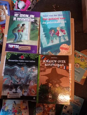 4 spannende kinderboeken  beschikbaar voor biedingen
