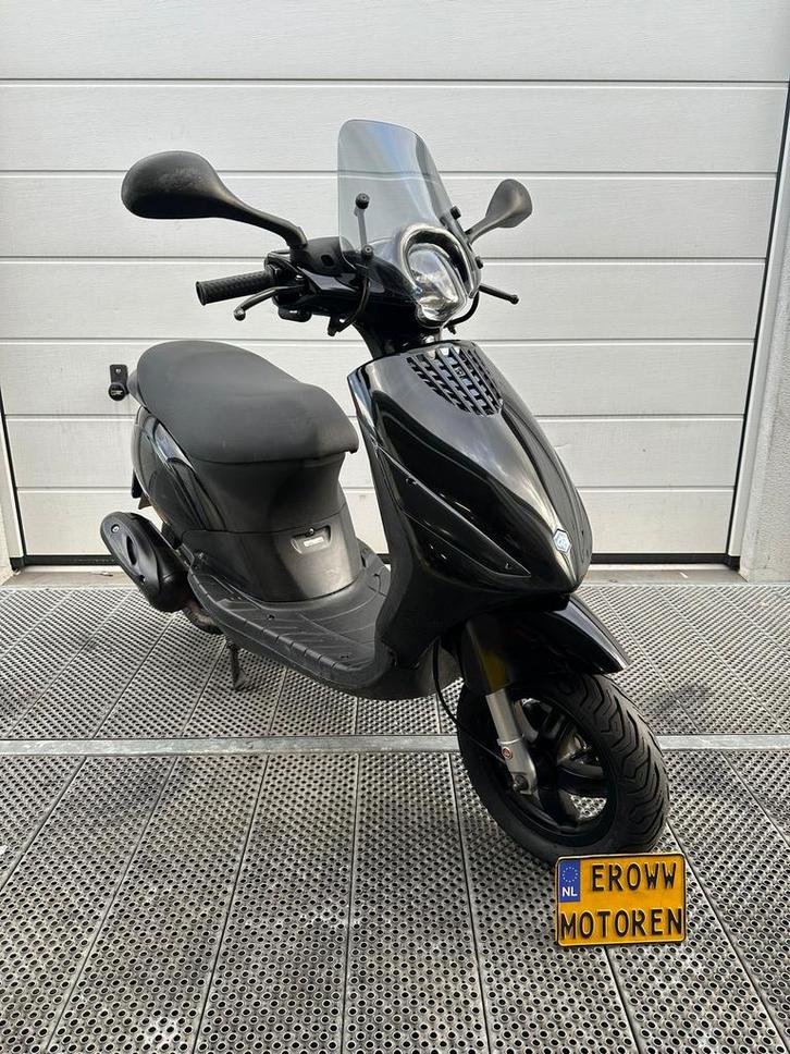 Piaggio zip 50cc 4T 2012 (skr runner skipper tph 125cc), Motoren, Tuning en Styling, Ophalen of Verzenden