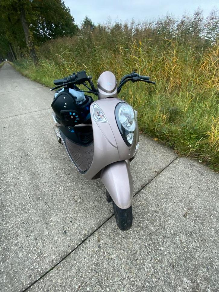 opknap sym mio 100cc, Fietsen en Brommers, Scooters | SYM, Zo goed als nieuw, Mio, Benzine, Ophalen of Verzenden