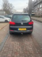 Volkswagen Tiguan 1.4 TSI 90KW BMT 2015 Zwart, Auto's, Volkswagen, Voorwielaandrijving, 15 km/l, 4 cilinders, 75 €/maand