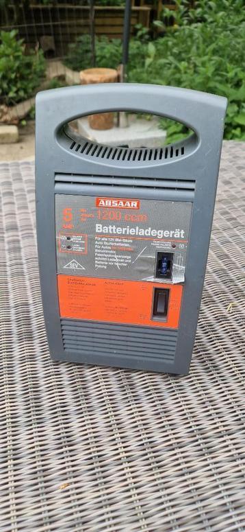Acculader 12Volt beschikbaar voor biedingen