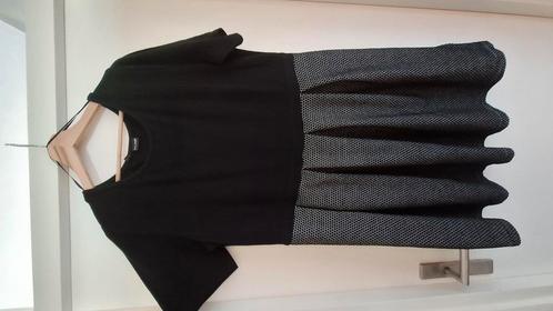 Jurkje zwart/grijs - Knie lengte - maat 44/46, Kleding | Dames, Jurken, Zo goed als nieuw, Maat 42/44 (L), Zwart, Boven de knie