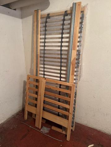 IKEA stevig bedframe 90x200 met goede lattenbodem - afbeelding 2
