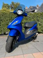 Piaggio fly 4takt 2v 50cc 2016, Fietsen en Brommers, Scooters | Piaggio, Ophalen, Maximaal 45 km/u, Zo goed als nieuw, Fly