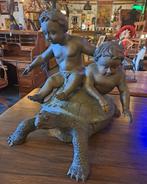 Uniek brons beeld putto figuren op een schildpad 50 x 65 cm, Antiek en Kunst, Ophalen