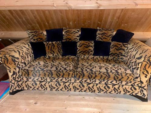 Prachtige grote tijger bank van artistiek uit Breda, Huis en Inrichting, Banken | Sofa's en Chaises Longues, Gebruikt, Vierpersoons of meer