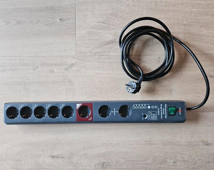 Brennenstuhl Stekkerdoos - 8 Stopcontacten, Muziek en Instrumenten, Kabels en Stekkers, Gebruikt, Apparatuur, Ophalen of Verzenden