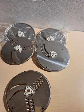 Diverse kenwood foodprocessor snij/raspschijven voor at640 beschikbaar voor biedingen
