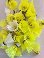 Wedstrijdshuttlea Badminton (afgekeurd) - Geel & Wit, Ophalen of Verzenden, Gebruikt, Overige typen