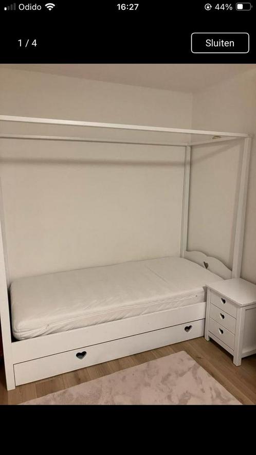 Mooi houten hemelbed met nachtkastje en bedlade, Huis en Inrichting, Slaapkamer | Complete slaapkamers, Zo goed als nieuw, Eenpersoons