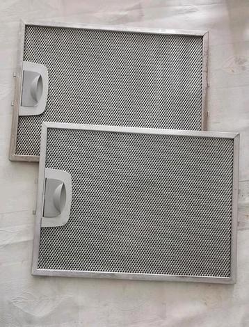 2 stuks metalen afzuigkap vetfilters  beschikbaar voor biedingen