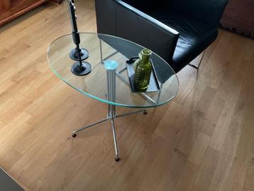 Glazen salontafel/ bijzettafel beschikbaar voor biedingen
