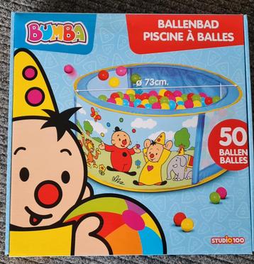 Bumba ballenbak met ballen. beschikbaar voor biedingen