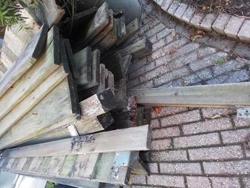 Gratis kachelhout haardhout beschikbaar voor biedingen