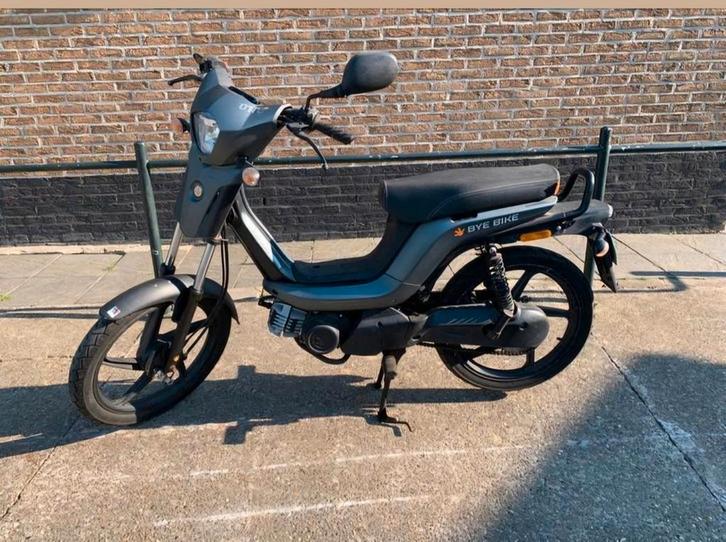 Gezocht bye bike scooter, werkend of 1 die lang stil staat, Fietsen en Brommers, Brommers | Overige merken, Zo goed als nieuw