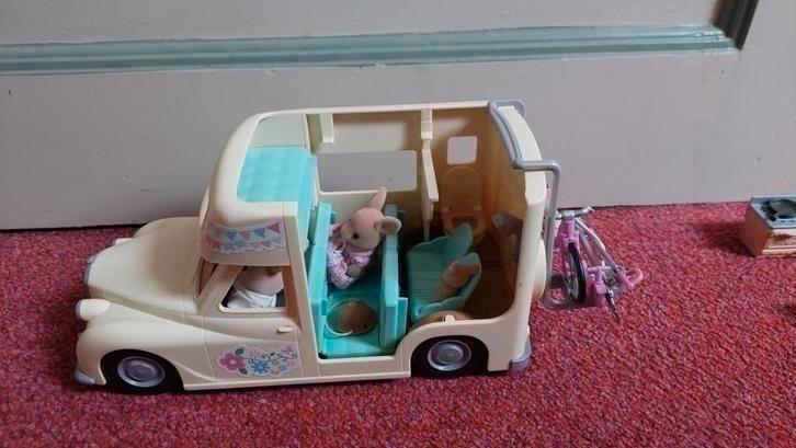 Camper van Sylvanian Families met familie Kangaroe, Kinderen en Baby's, Speelgoed | Poppenhuizen, Zo goed als nieuw, Toebehoren