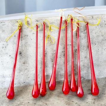 8  rode vintage kristallen druppels voor de kerstboom. beschikbaar voor biedingen