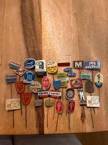 Collectie Reclame Pins beschikbaar voor biedingen