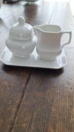 Roomstel wit porselein 3 delig, Antiek en Kunst, Antiek | Servies compleet, Ophalen of Verzenden