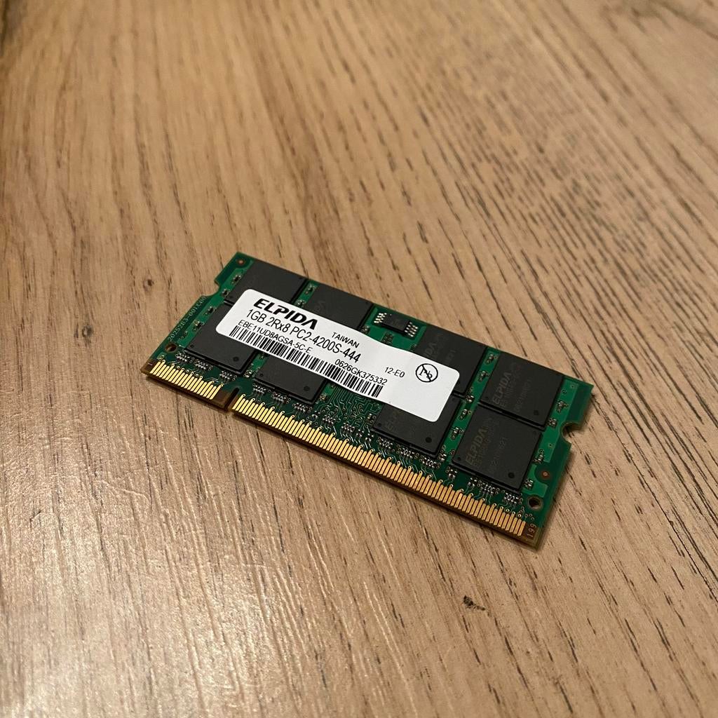 Elpida 1GB 2Rx8 PC2-4200S ( 533MHz ), Computers en Software, RAM geheugen, Gebruikt, Laptop, 1 GB of minder, DDR2, Ophalen of Verzenden