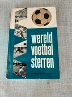 Voetbalboek WERELDSTERREN 1966, Boeken, Sportboeken, Ophalen of Verzenden, Zo goed als nieuw, Balsport