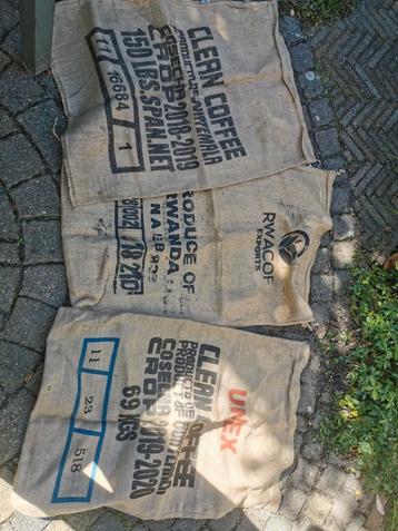 3 jute koffiezakken beschikbaar voor biedingen