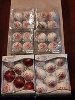 29 Kerstballen Ivoor met Rood Kerstmotief, Diversen, Kerst, Ophalen of Verzenden, Nieuw