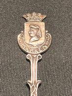Vintage bewerkt lepeltje Marken., Ophalen of Verzenden
