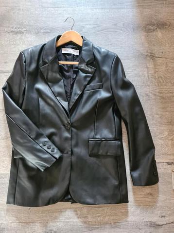 Bershka leren jas maat XS beschikbaar voor biedingen