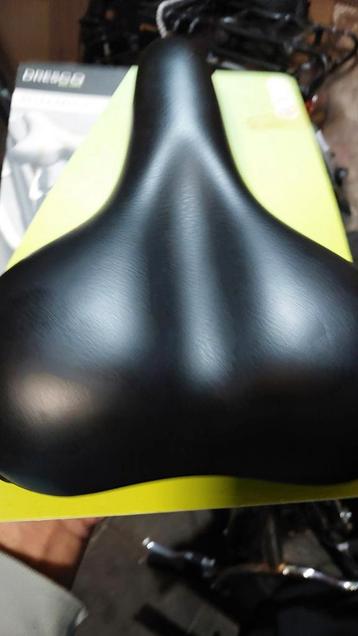 Nieuw goed quality comfortabel fietszadel beschikbaar voor biedingen