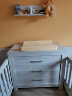 Te koop 2 identieke bedjes met comode en wandrek, Ophalen, 50 tot 70 cm, 105 cm of meer, 100 cm of meer