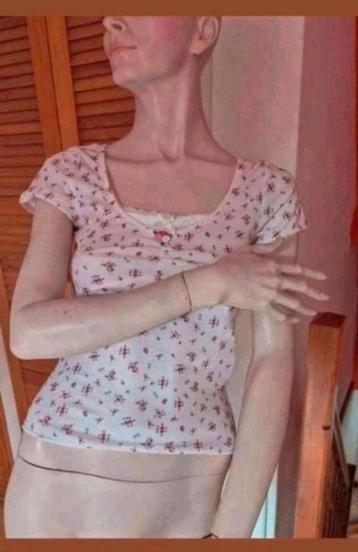 Nieuw bloemen topje maat XS beschikbaar voor biedingen