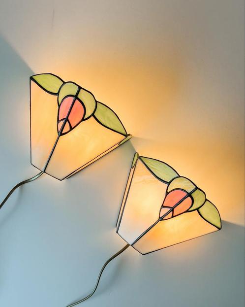 Set van 2 vintage Tiffany stijl wandlampen, Huis en Inrichting, Lampen | Wandlampen, Zo goed als nieuw, Glas, Ophalen of Verzenden
