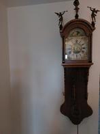 Friese Staartklok met wekker en maanstand., Antiek en Kunst, Ophalen