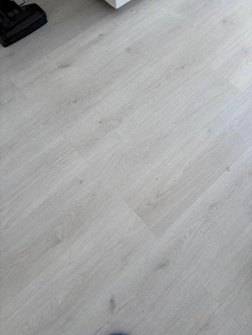 Laminaat vloer + ondervloer + plinten (90m2), Doe-het-zelf en Verbouw, Vloerdelen en Plavuizen, Zo goed als nieuw, Laminaat, Hout