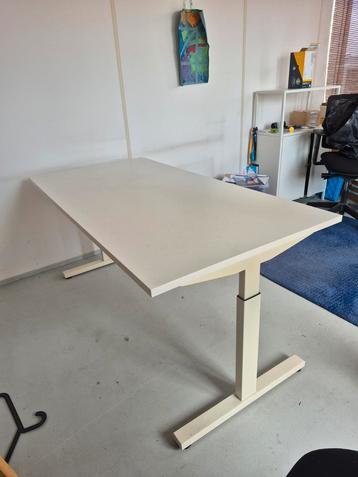 Wit bureau 160 x 80 cm met wit blad zgan