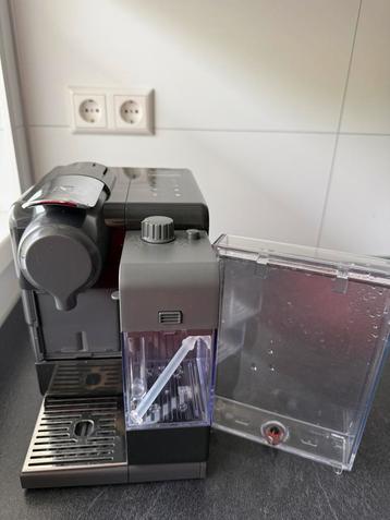 De'Longhi Nespresso De'Longhi Lattissimo - Antraciet beschikbaar voor biedingen