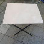 vintage bijzet tafel ook ideaal als campingtafel, Caravans en Kamperen, Kampeermeubelen, Ophalen, Gebruikt, Campingtafel