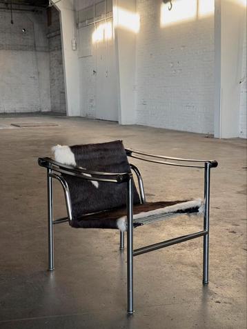 Vintage Cassina LC1 Chair (zeer goede staat)  beschikbaar voor biedingen