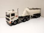 Conrad Volvo F12 6x2 trekker + bulk onderlosser 1/50, Ophalen of Verzenden, Zo goed als nieuw, Bus of Vrachtwagen, Conrad