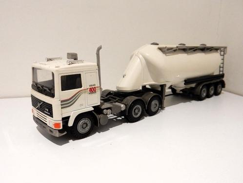 Conrad Volvo F12 6x2 trekker + bulk onderlosser 1/50, Hobby en Vrije tijd, Modelauto's | 1:50, Zo goed als nieuw, Bus of Vrachtwagen