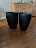 Twee grote zwarte vazen/bloempotten, Tuin en Terras, Bloempotten, Ophalen, Gebruikt, Binnen, Minder dan 25 cm
