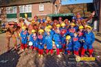 Levend standbeeld loopgroep carnaval vastgeroest, Ophalen