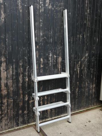Aluminium vluchtladder beschikbaar voor biedingen