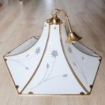 Mooie grote messing lamp met bloemen in wit glas, Huis en Inrichting, Lampen | Hanglampen, Ophalen of Verzenden, Zo goed als nieuw