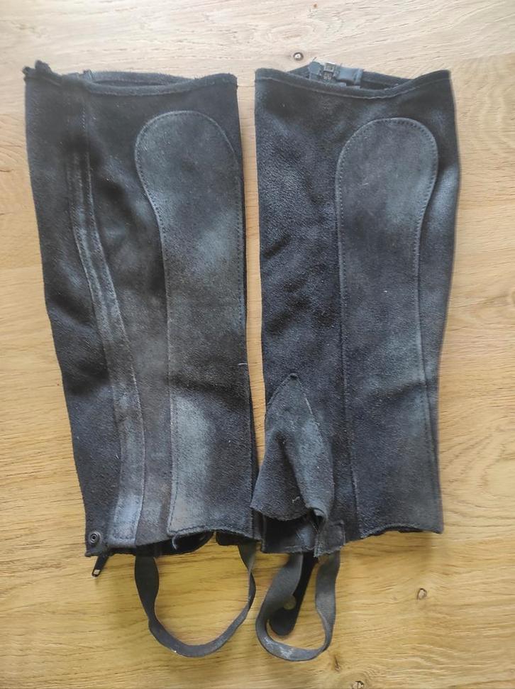 Chaps Rectiligne suède zwart maat XL, Dieren en Toebehoren, Paardrijkleding, Dames, Heren, Schoeisel, Overige soorten, Ophalen