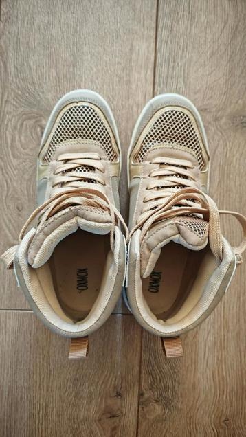 Beige hogere sneakers Oxmox beschikbaar voor biedingen