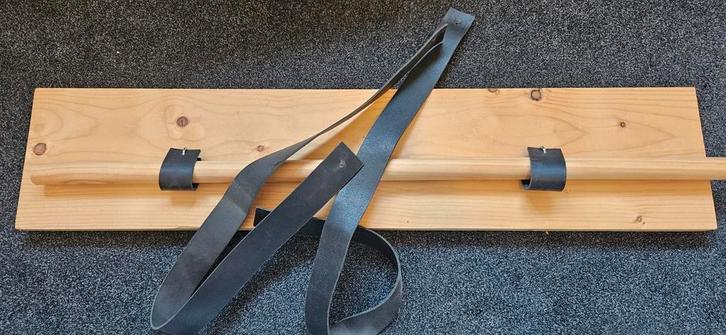 Wandplank hout met leren plankdragers en roede, Huis en Inrichting, Woonaccessoires | Kapstokken, Gebruikt, Wandkapstok, Minder dan 100 cm