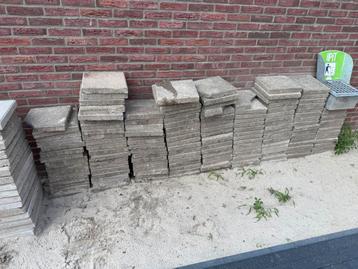 150x 30x30 en 15 x 60x40 tegels beschikbaar voor biedingen