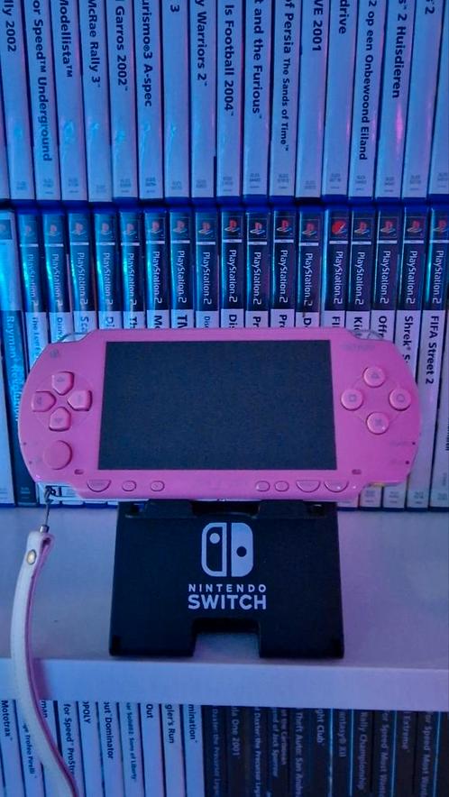 PSP PINK EDITION - 14 GAMES - COMPLEET + SD, Spelcomputers en Games, Spelcomputers | Sony PSP, Zo goed als nieuw, Zwart, Ophalen of Verzenden